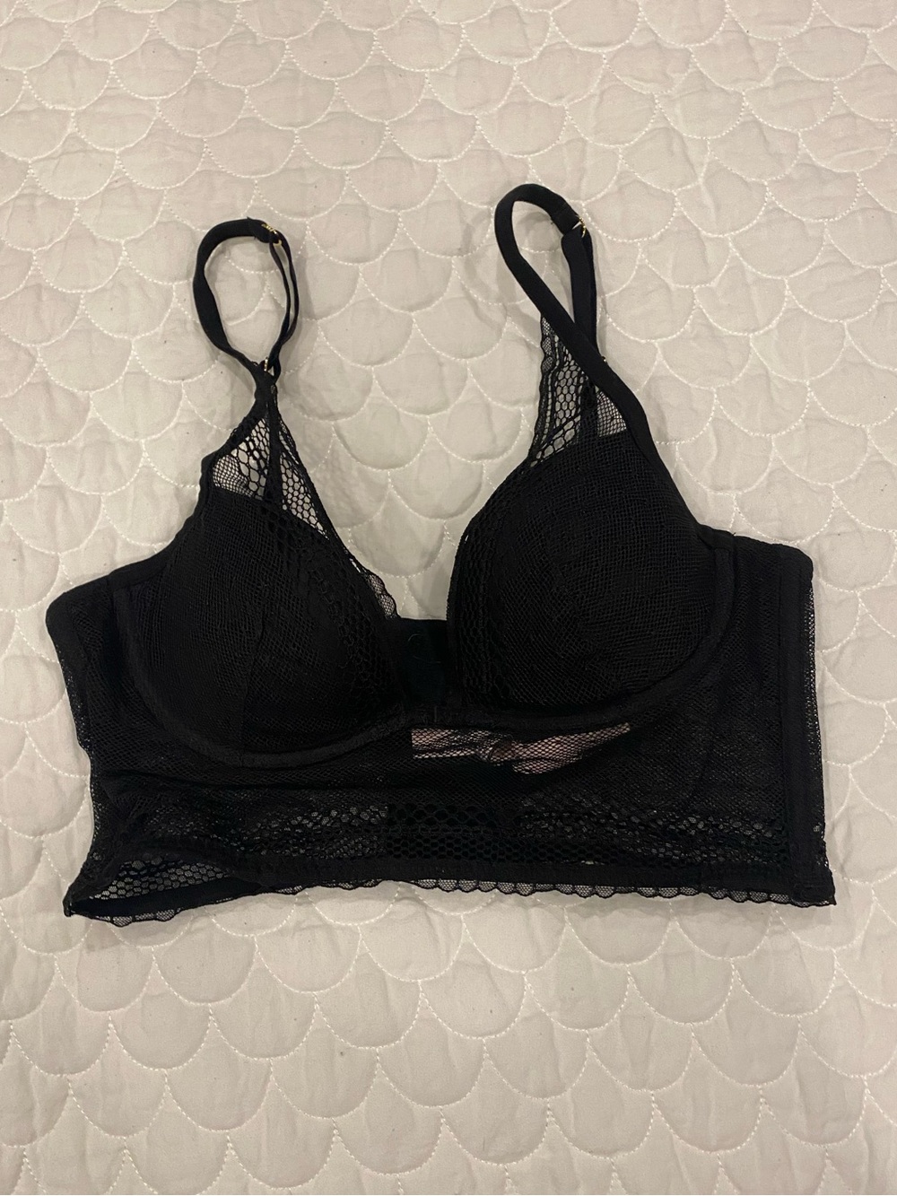 Victoria’s Secret Incredible Black Lace Plunge Bra 34B